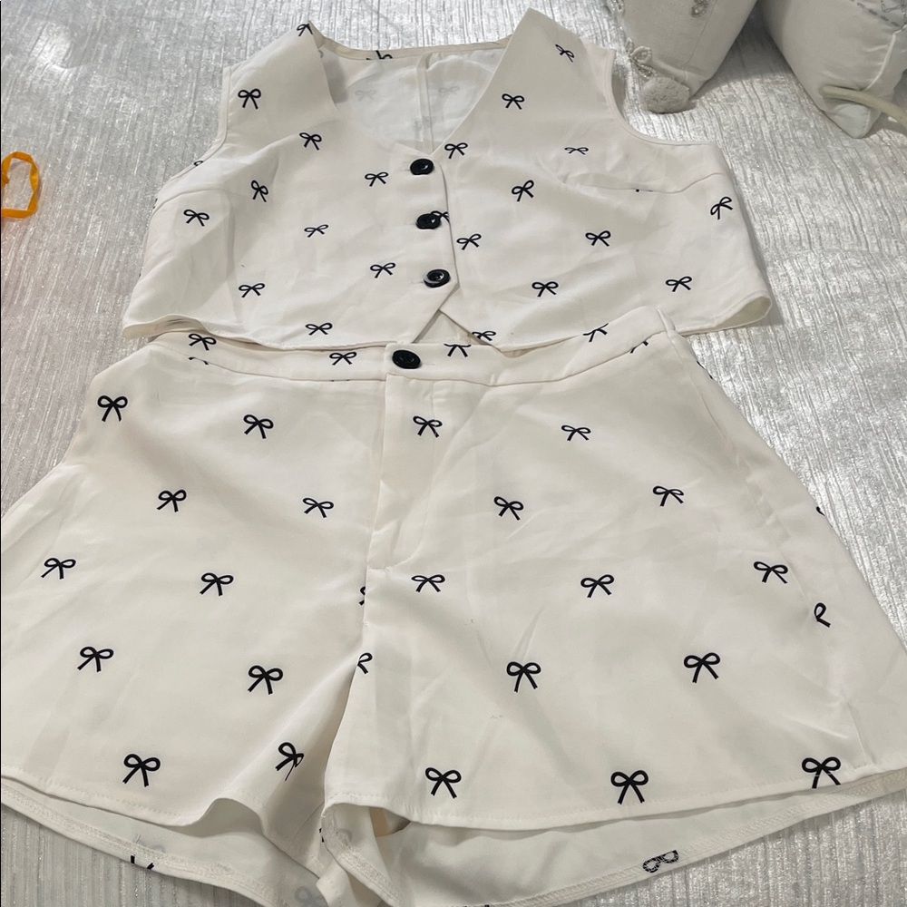 Women's White Bow Print Shorts Skorts